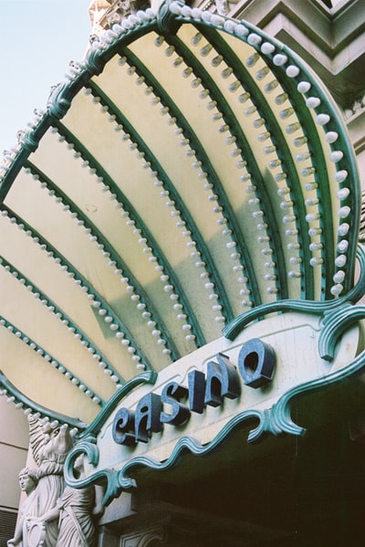 黑白混凝土建筑